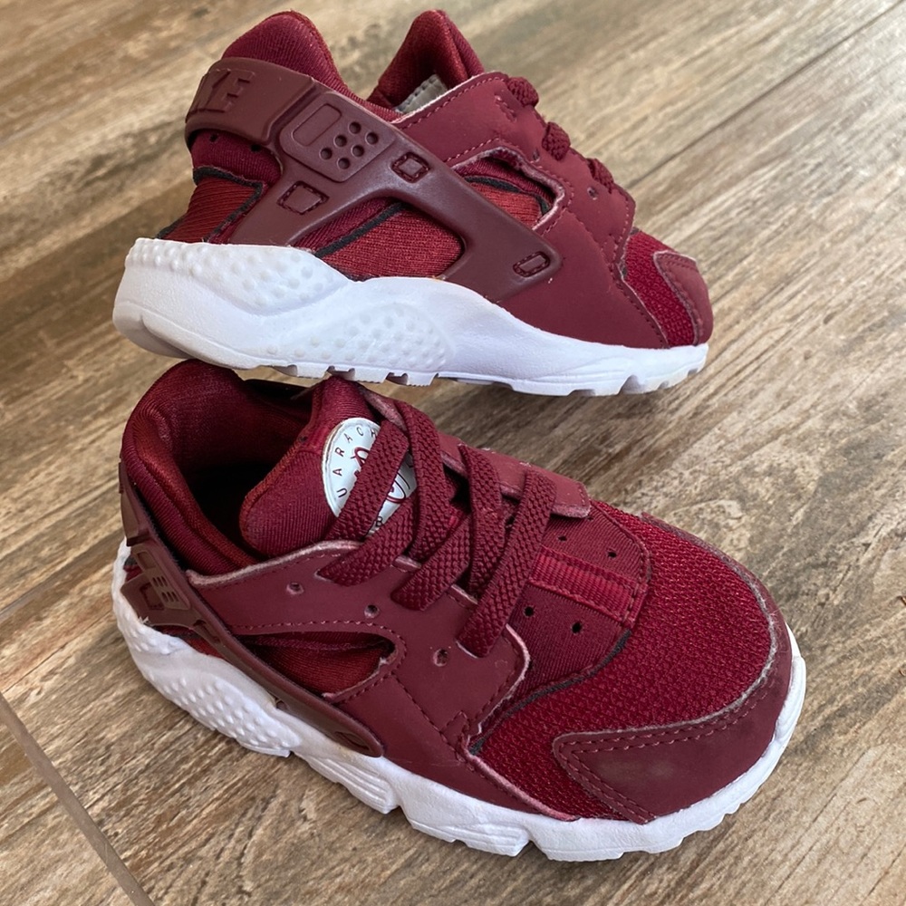 SOLD Nike Air Huraches Size 6c